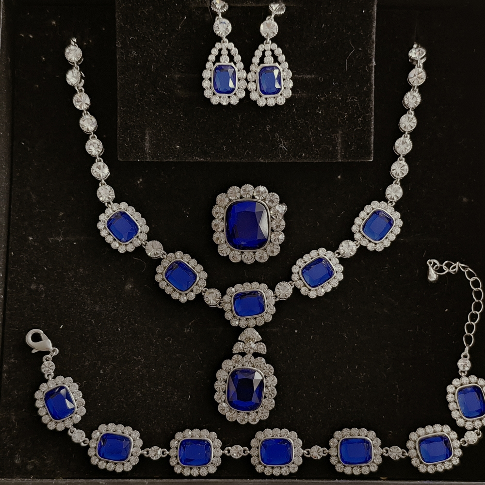 Elegant Blue and Silver Jewelry Set